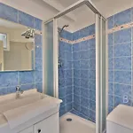 Walking Distance From The Old Town And The Sea Daire