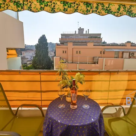 Walking Distance From The Old Town And The Sea Antibes