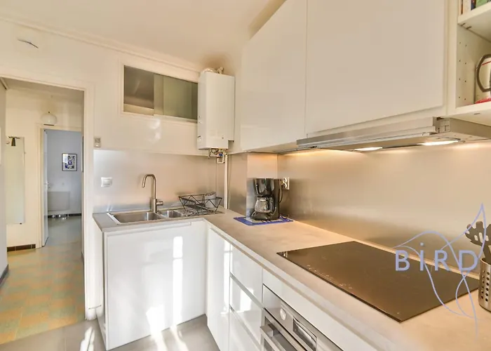 Apartment Walking Distance From The Old Town And The Sea *